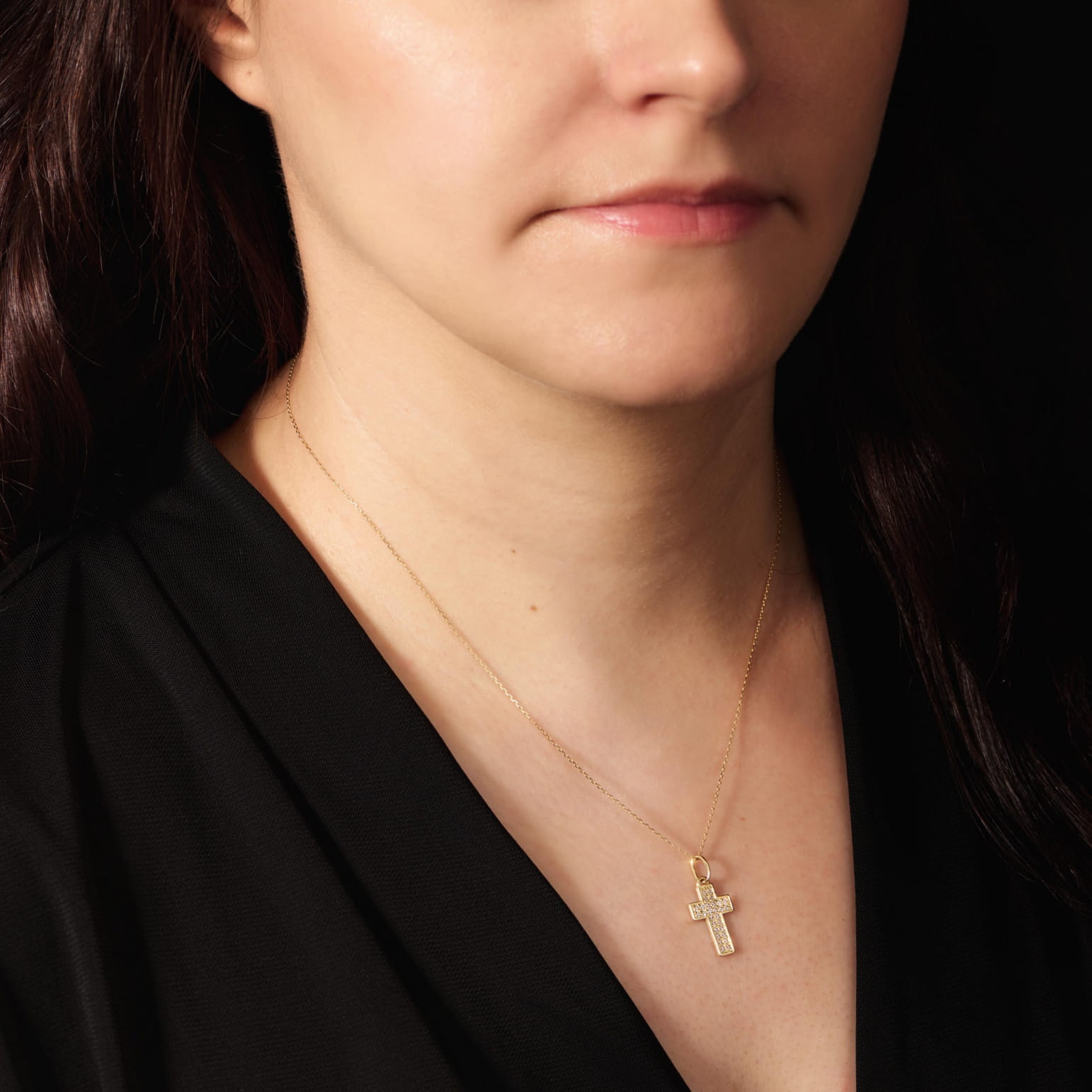 Cruciuliță Elegantă cu Pietre Albe din Aur 8K (3.3021)