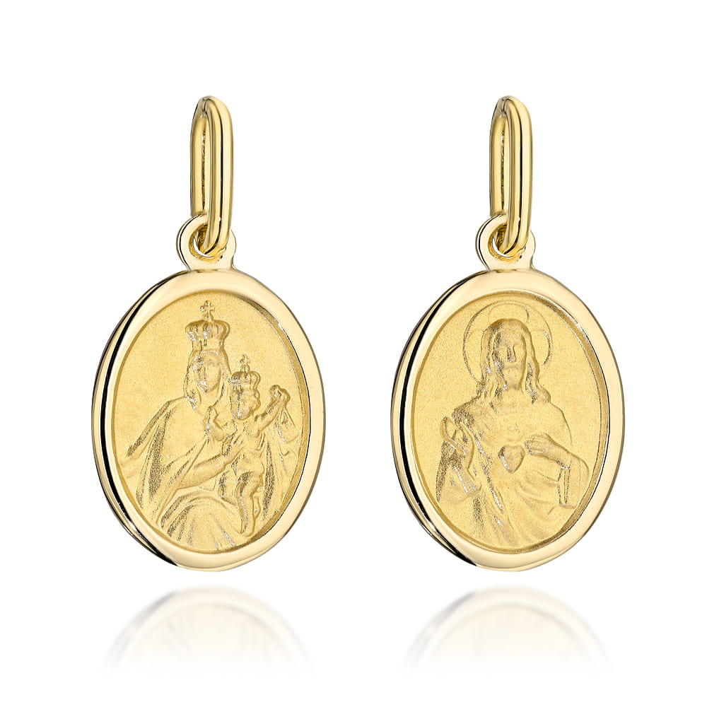 Medalion scapular din satin auriu într-un cadru lucios