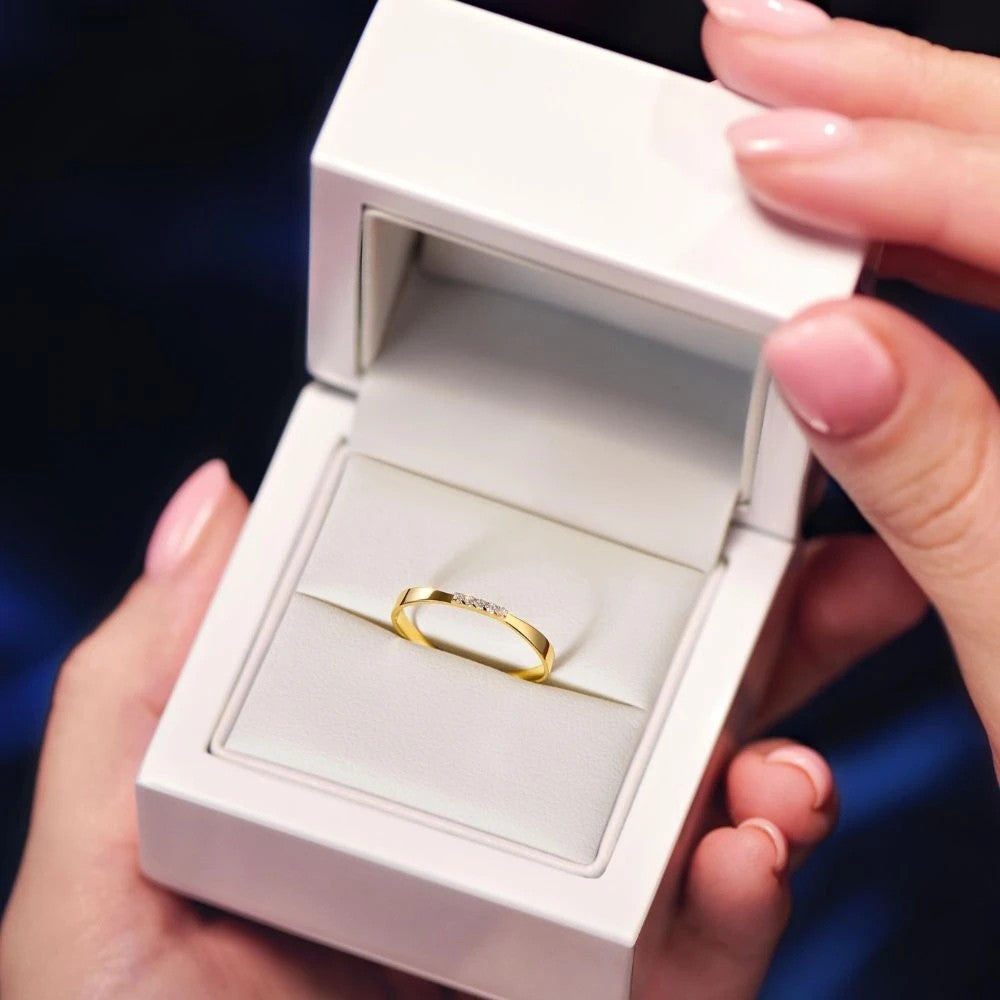 Inel Aur 8K cu Zirconii - Eleganță Aurie, Design Rafinat