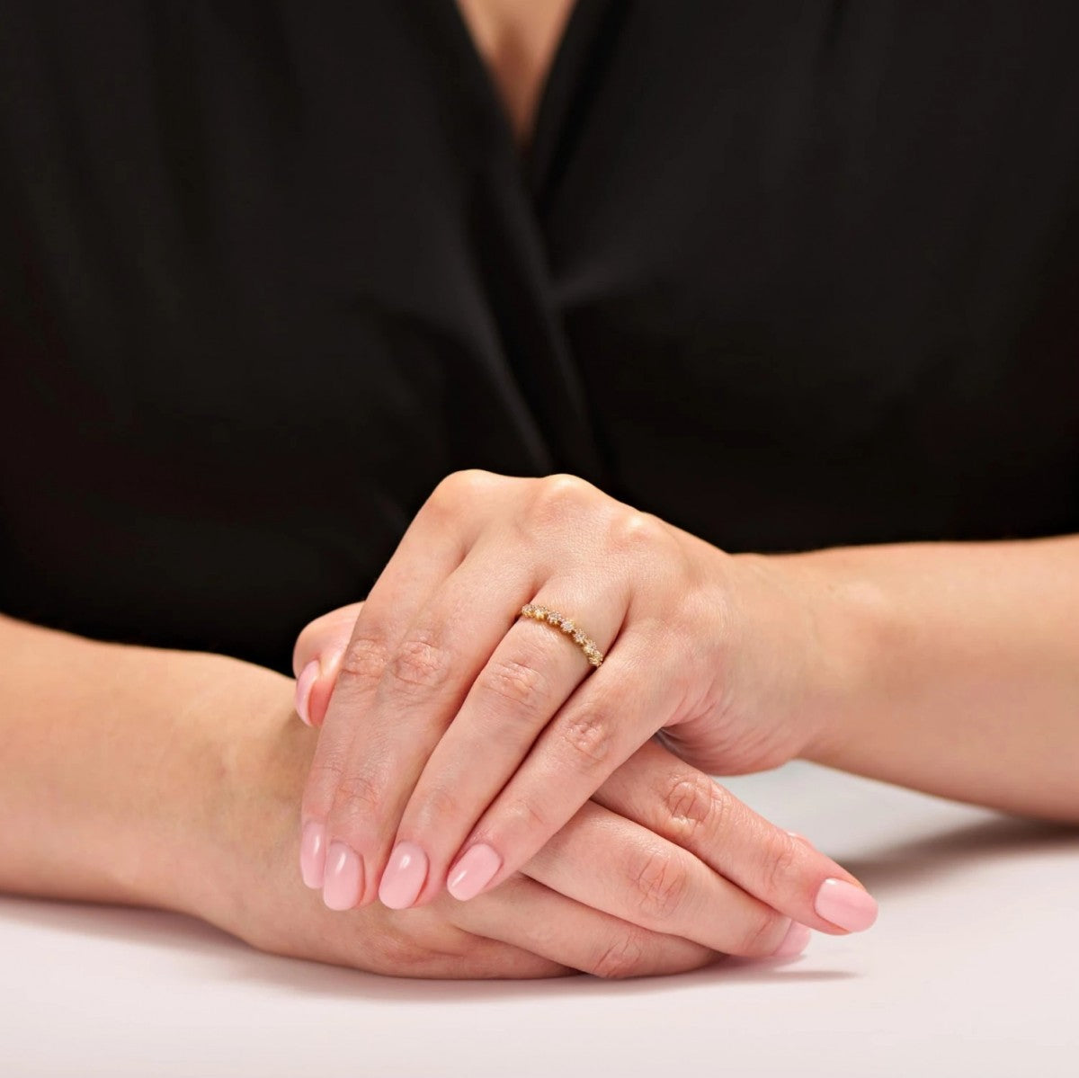 Inel Delicat Aur 8K cu Pietre Negre