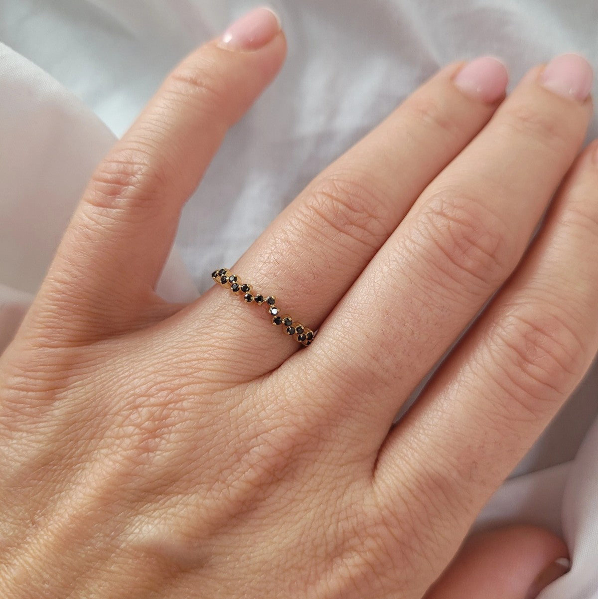 Inel Aur 8K cu Zirconii Negre - Eleganță Definită