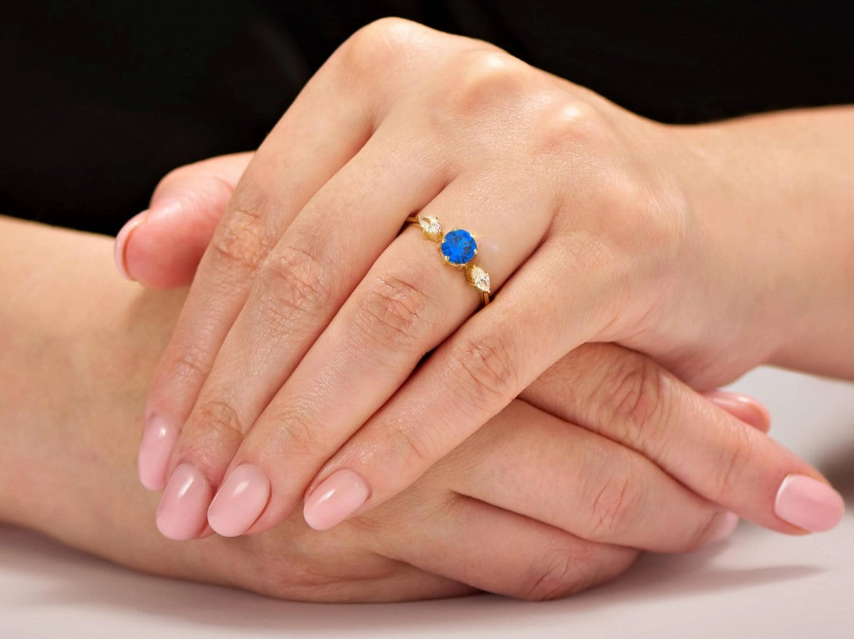 Inel Aur 8K cu Piatră Mare - Eleganță Rafinată