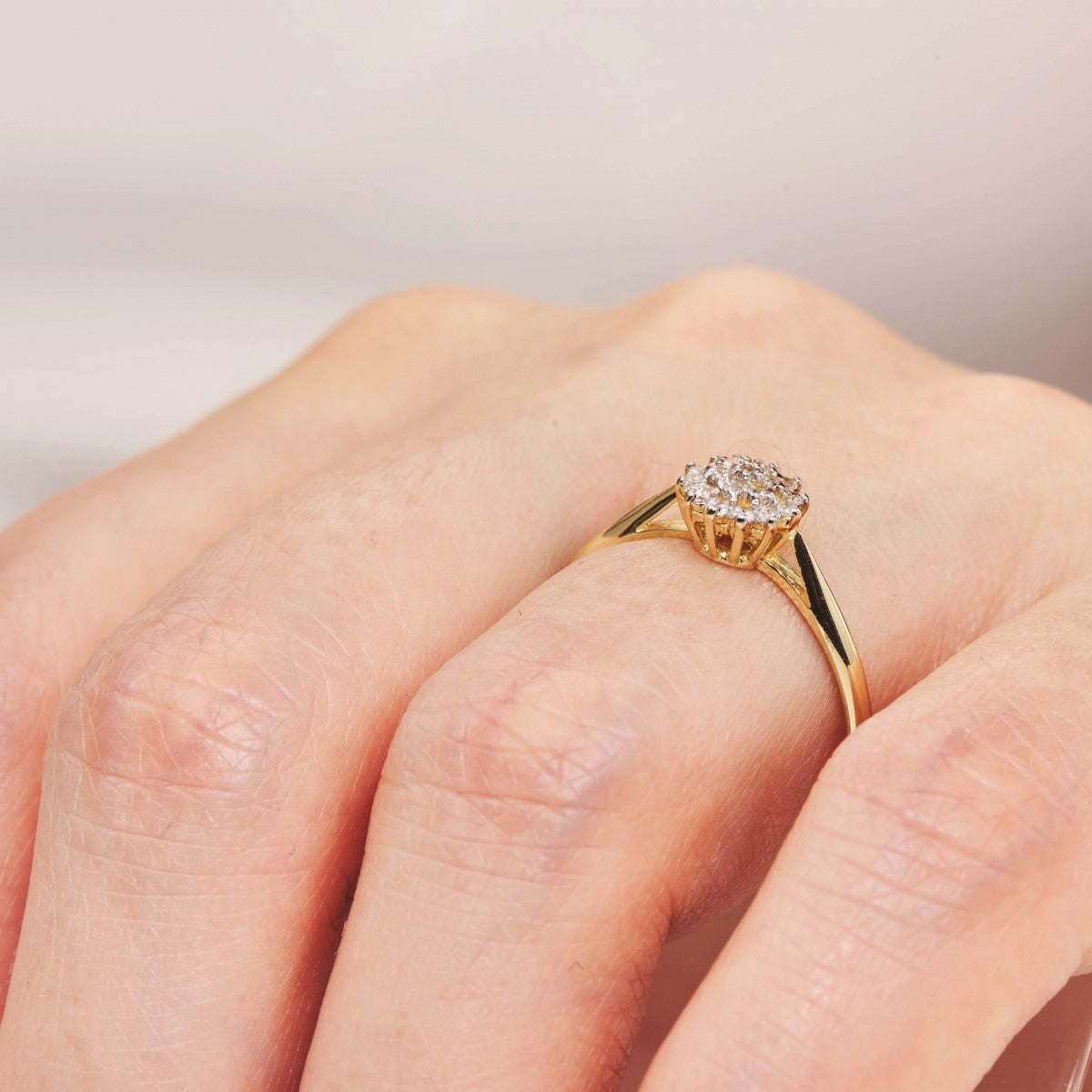 Inel de Logodnă Floare Aur 8K Zirconiu - Eleganță Florală