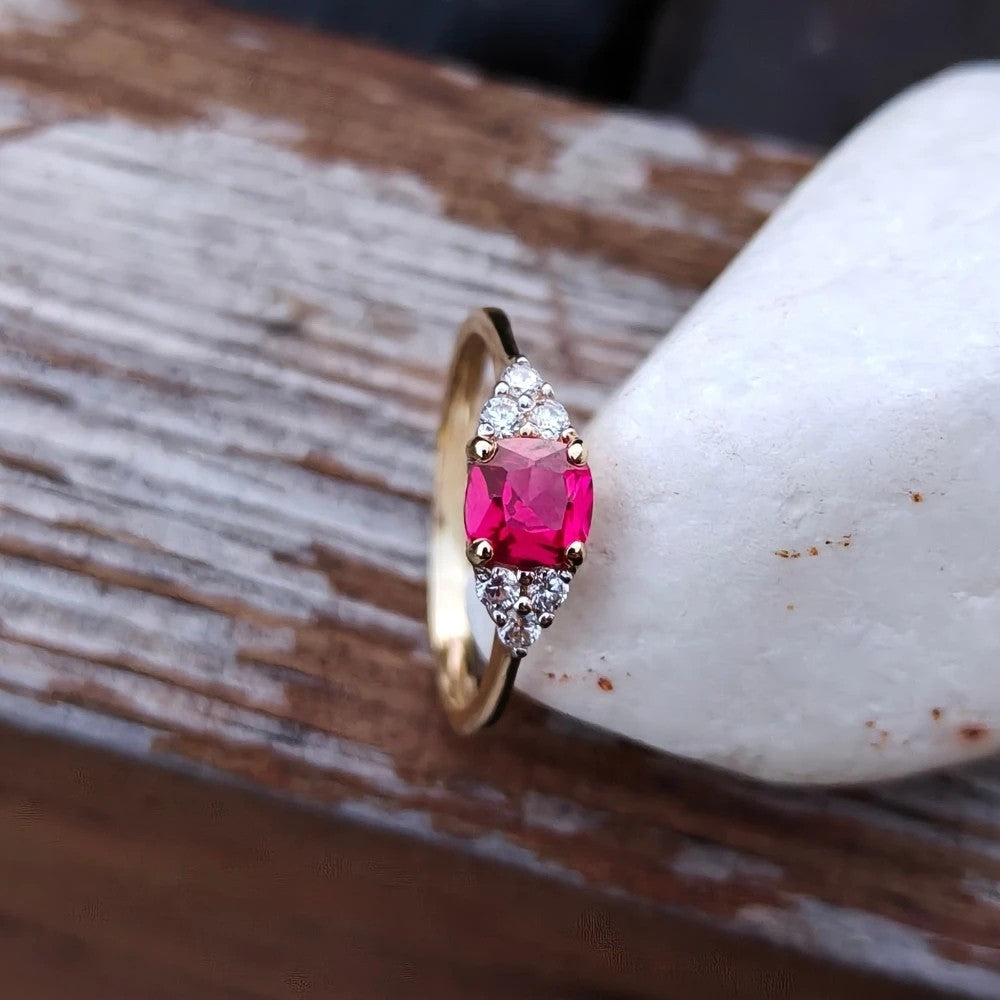 Inel Aur 8K cu Zirconiu și Design Unic