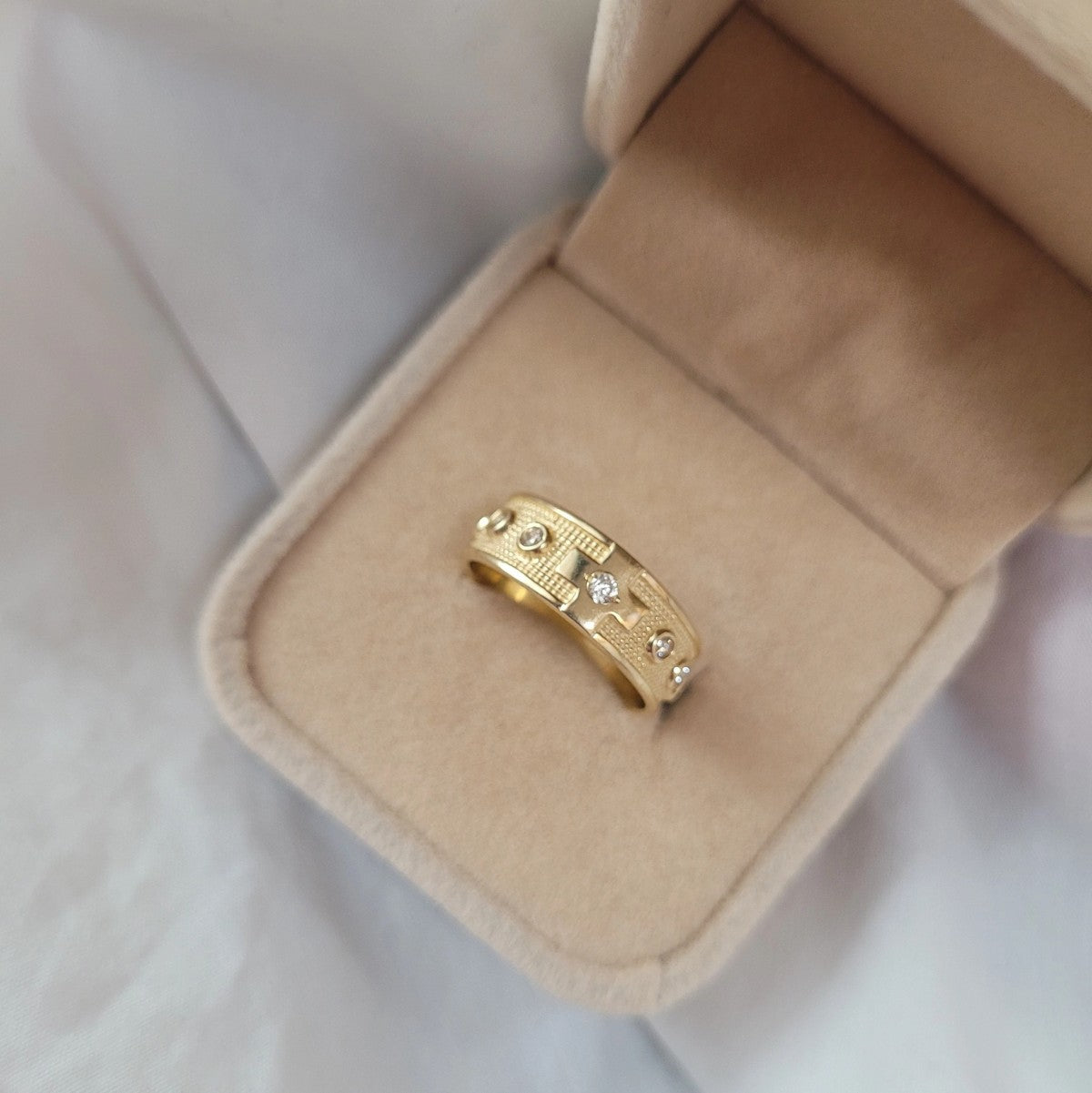 Inel Lat Aur 8K cu Zirconii - Eleganță Auriu Strălucitoare