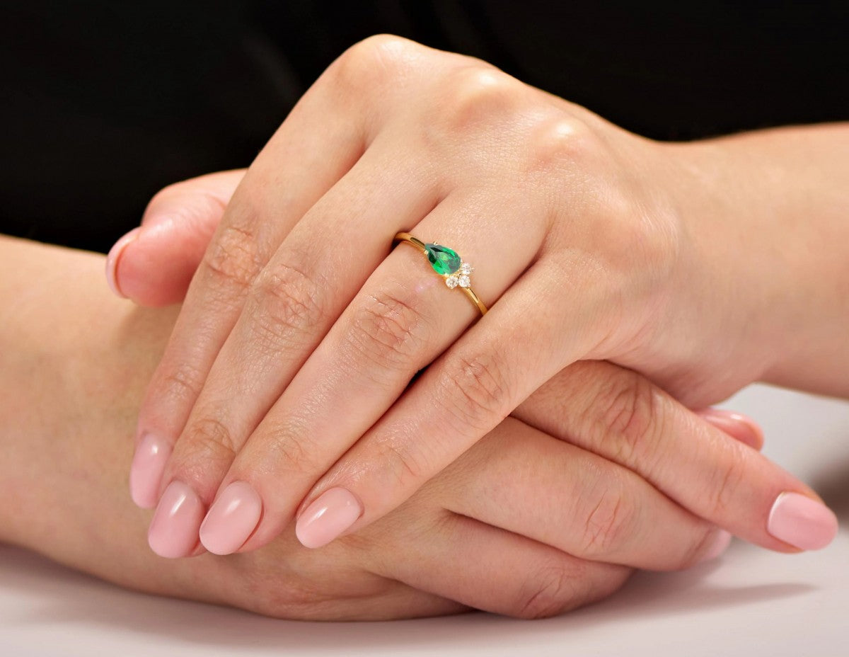 Inel Aur 8K Cu Piatră Verde