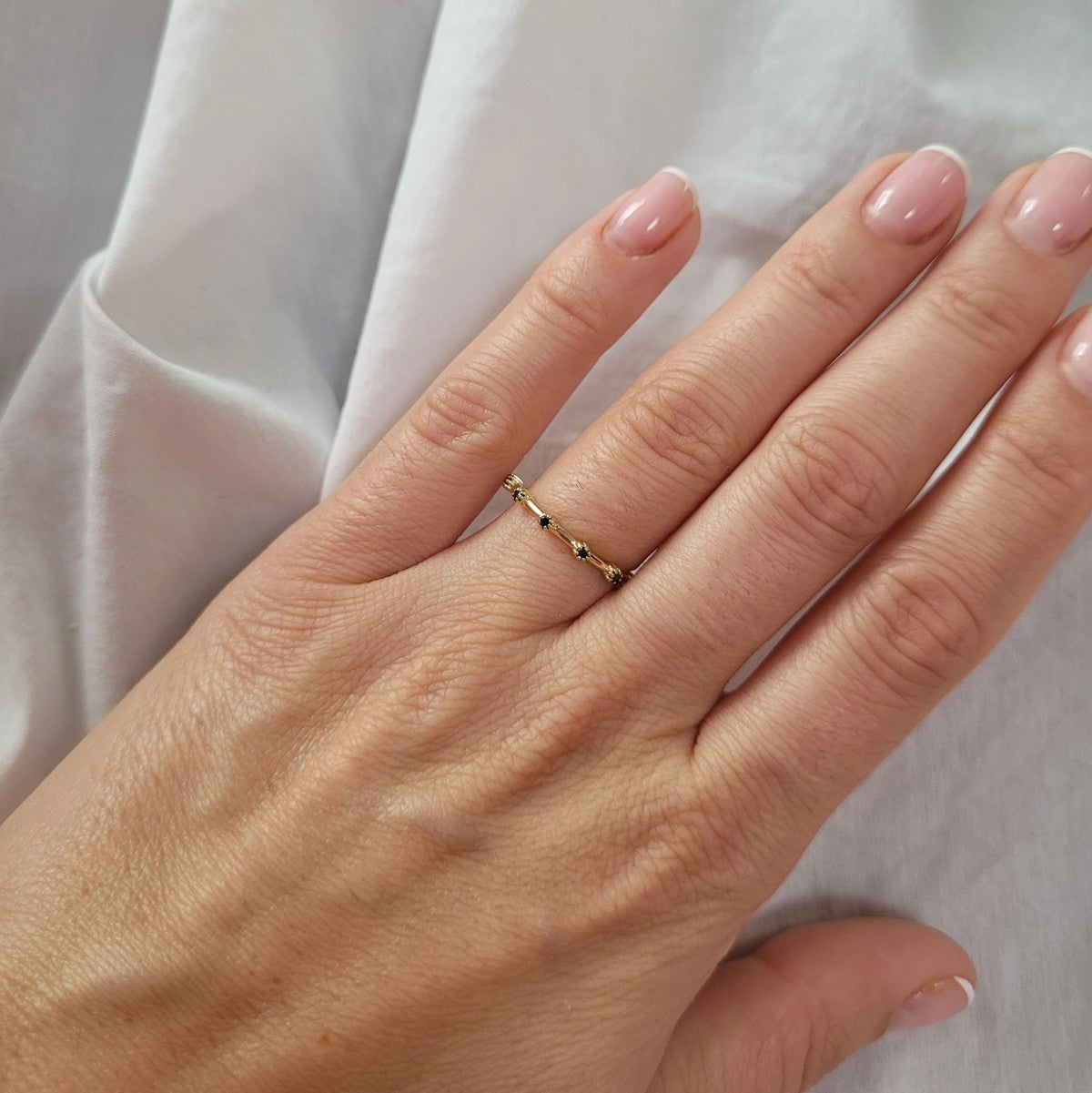 Inel Aur 8K cu Pietre Negre