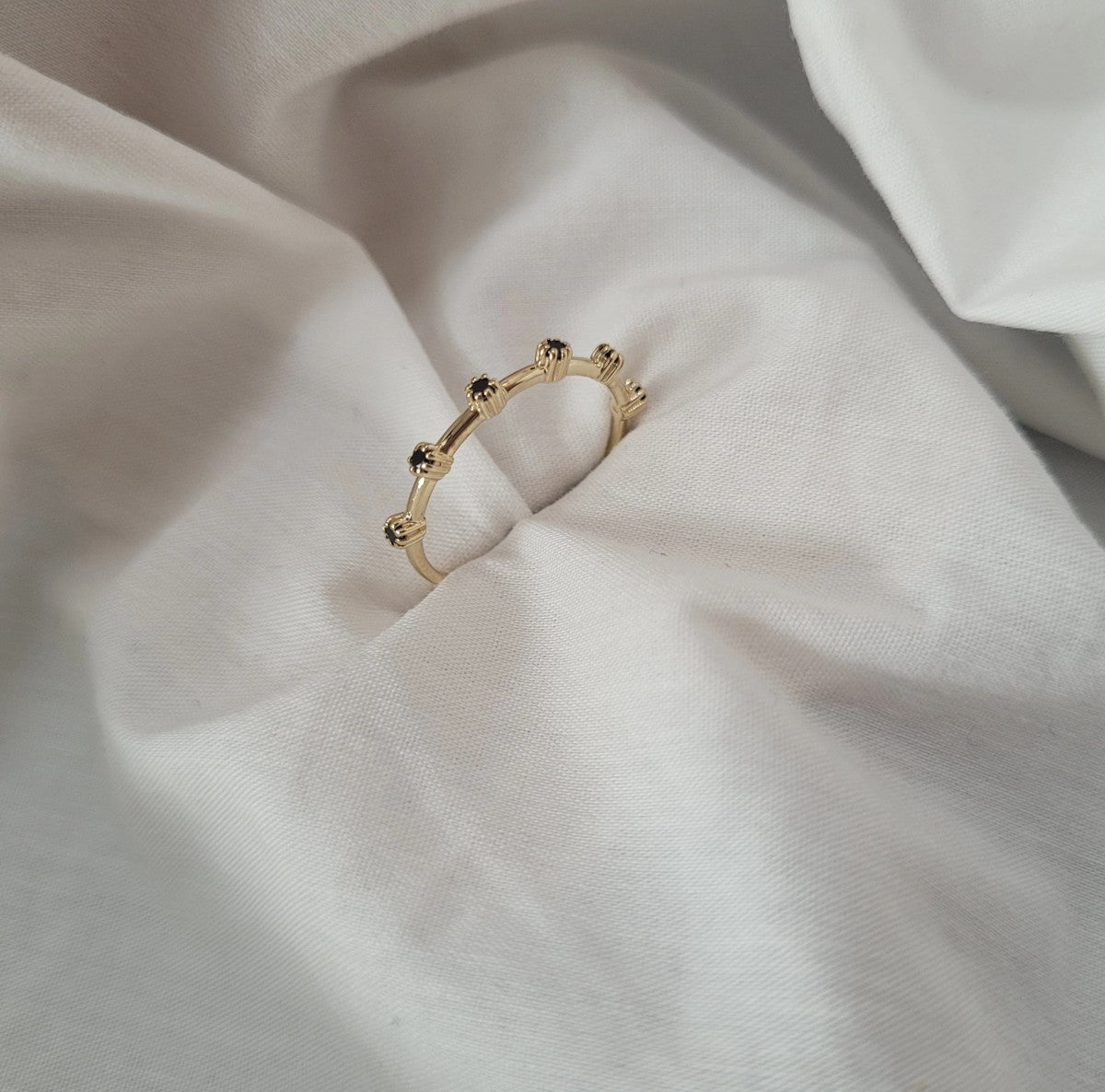 Inel Aur 8K cu Pietre Negre