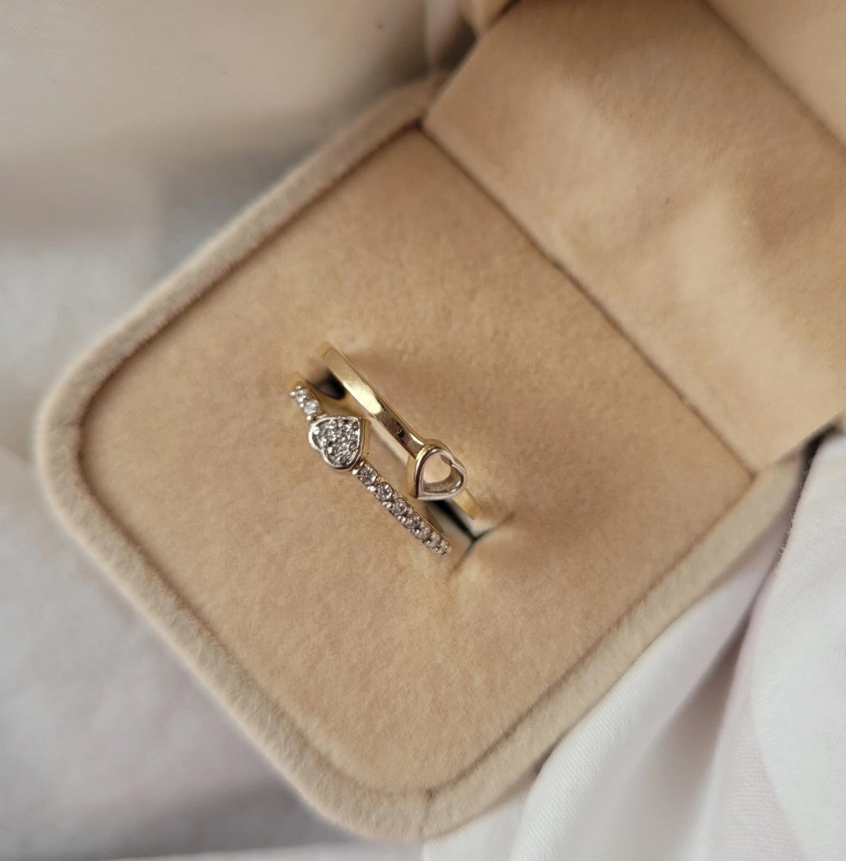 Inel Aur 8K Două Inimi - Eleganță și Romantism