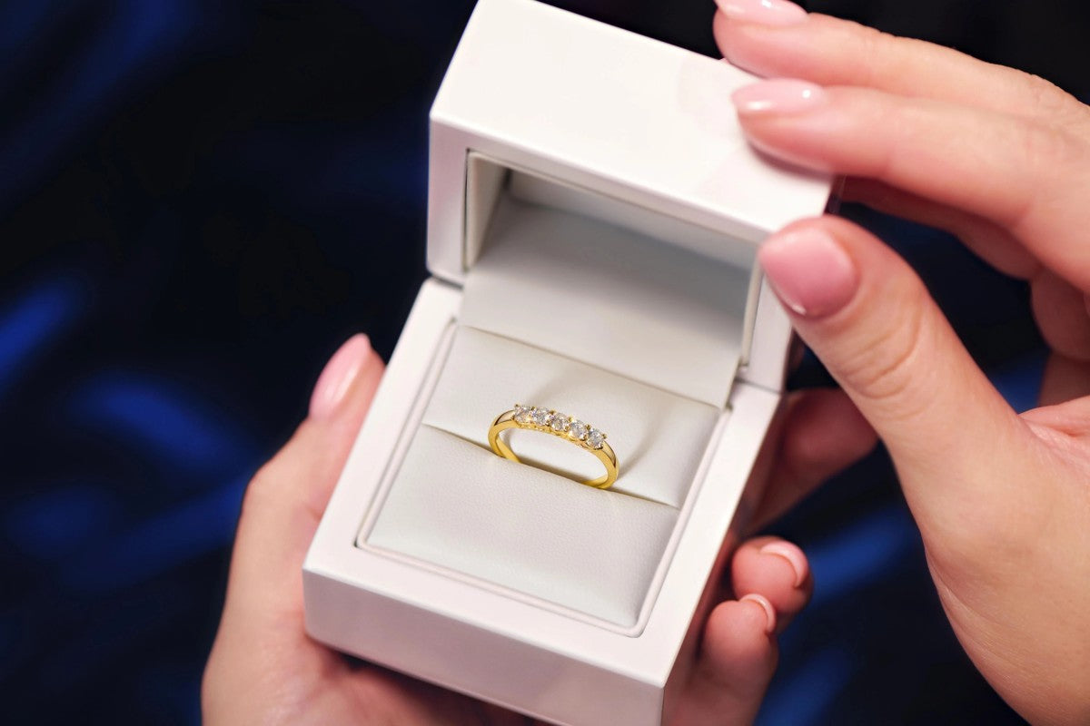 Inel Aur 8K Cu Pietre Mari