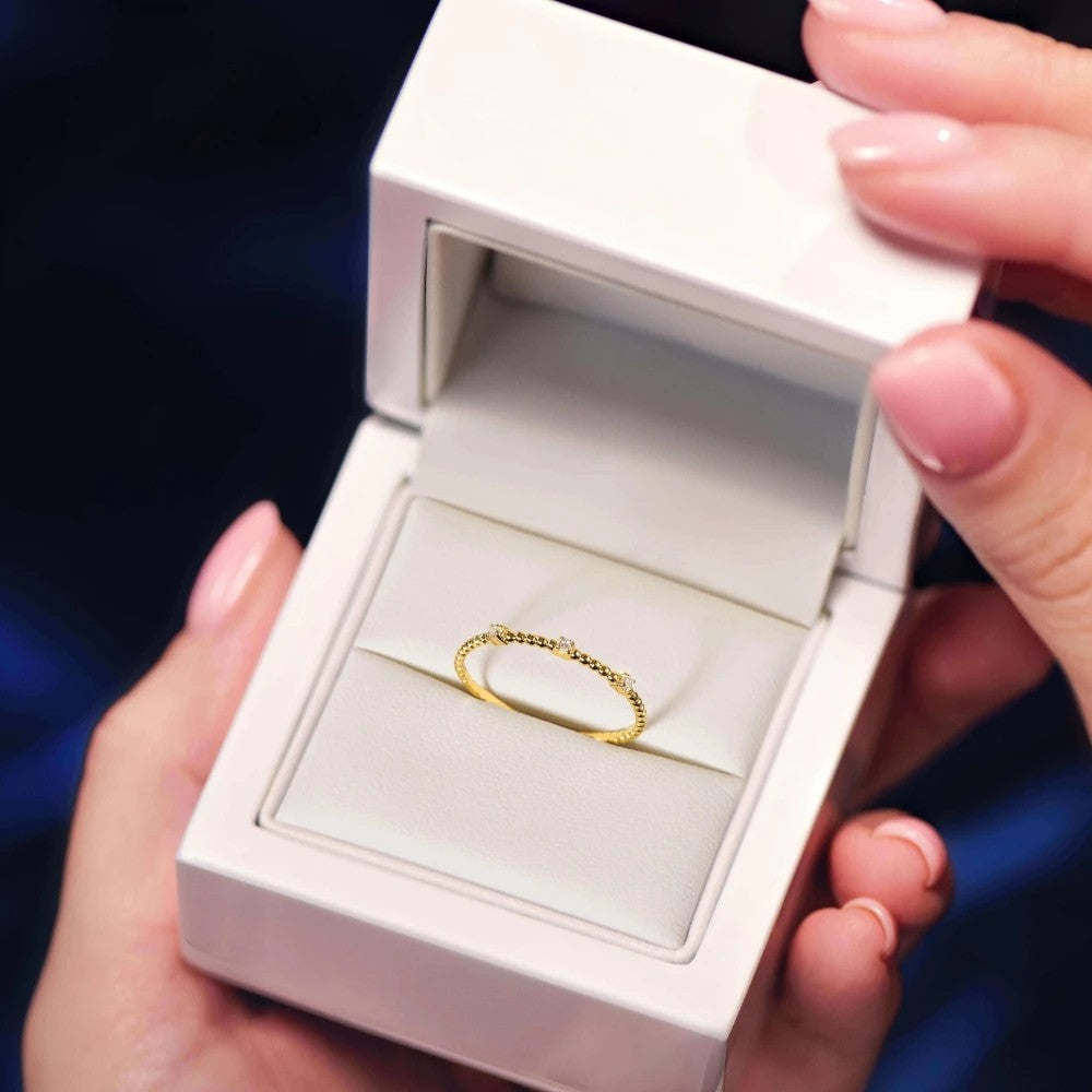 Inel Aur 8K Cu Bile și Pietre Albe