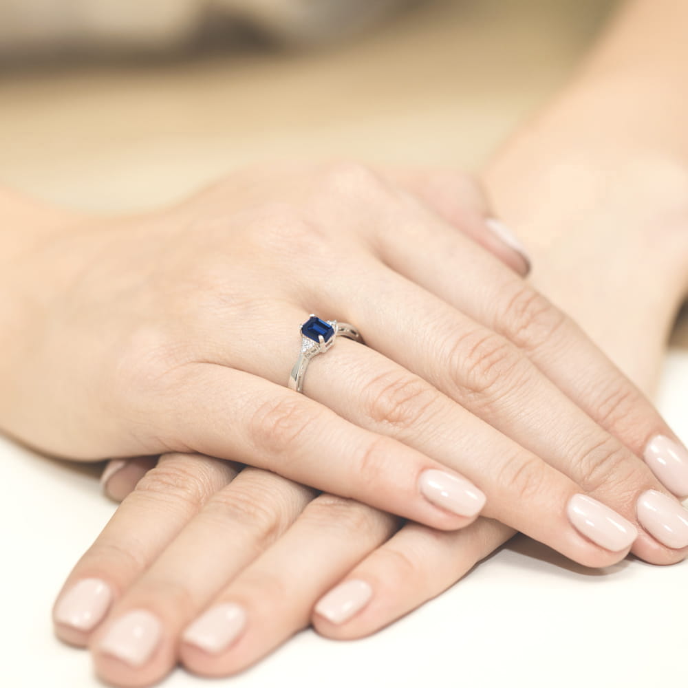 Inel Aur 9K cu Safir 0.60 ct si Diamante Naturale 0.03 ct