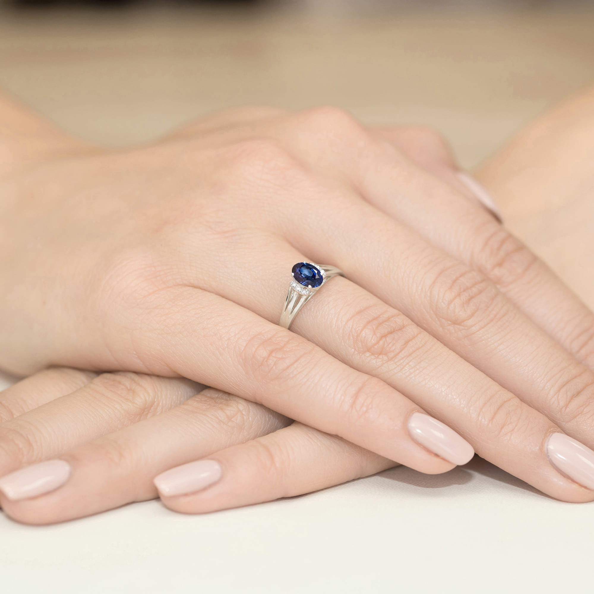 Inel Aur 9K cu Safir 0.70 ct si Diamante Naturale 0.05 ct