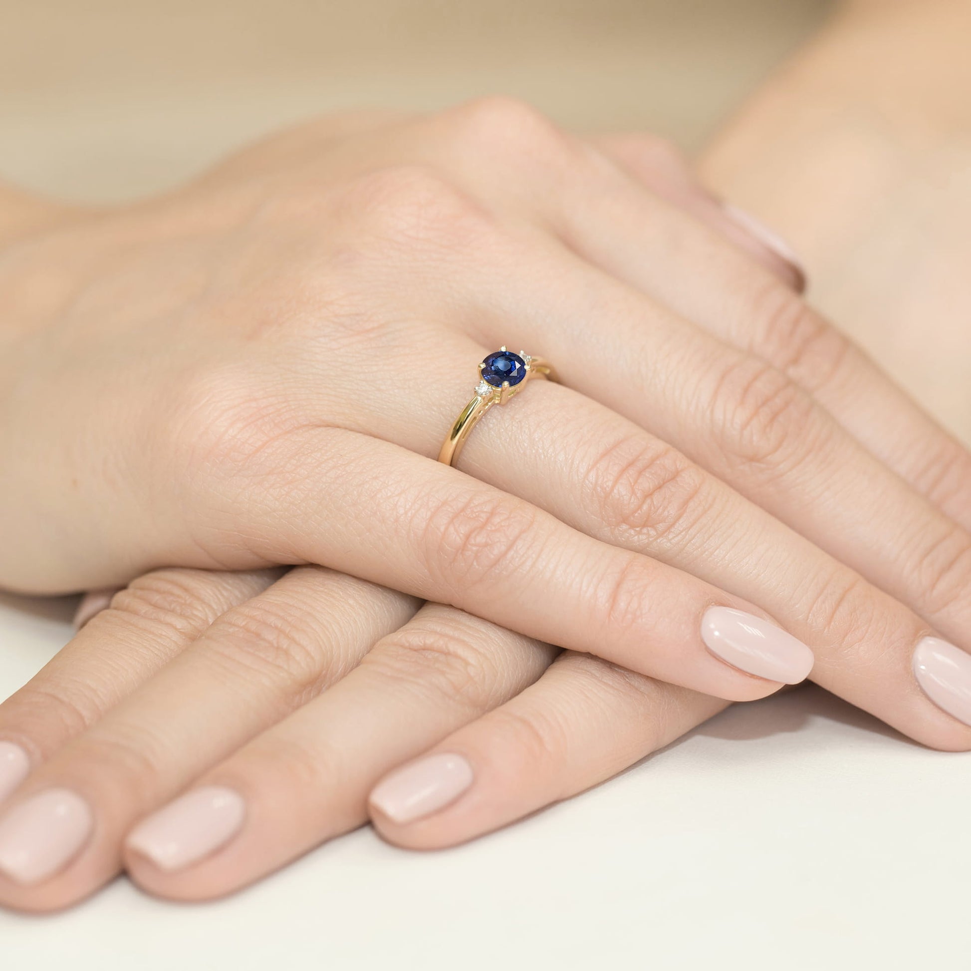 Inel Aur 9K cu Safir 0.50 ct si Diamante Naturale 0.03 ct