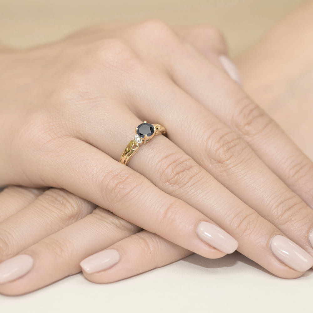 Inel Aur 9K cu Diamante Naturale Albe si Negre 0.52 ct