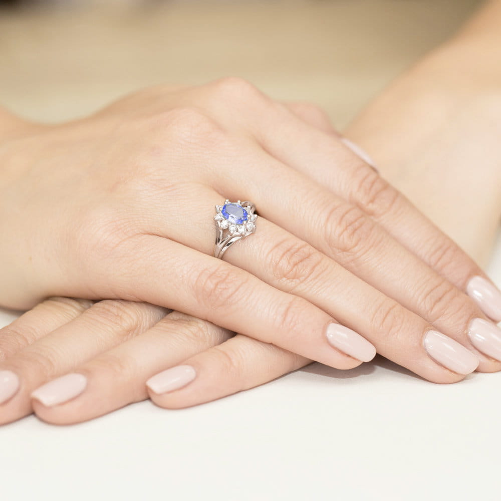 Inel Aur 9K cu Tanzanit 0.70 ct si Diamante Naturale 0.30 ct