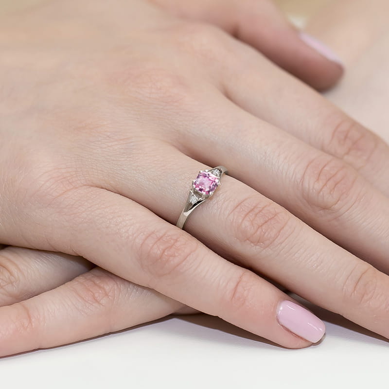 Inel Aur 9K cu Topaz Roz 0.65 ct si Diamante Naturale 0.03 ct
