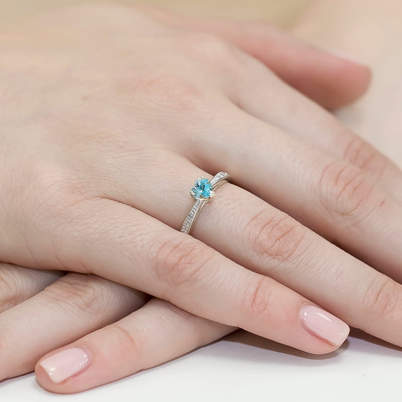 Inel Aur 9K cu Topaz Swiss 0.50 ct si Diamante Naturale 0.03 ct