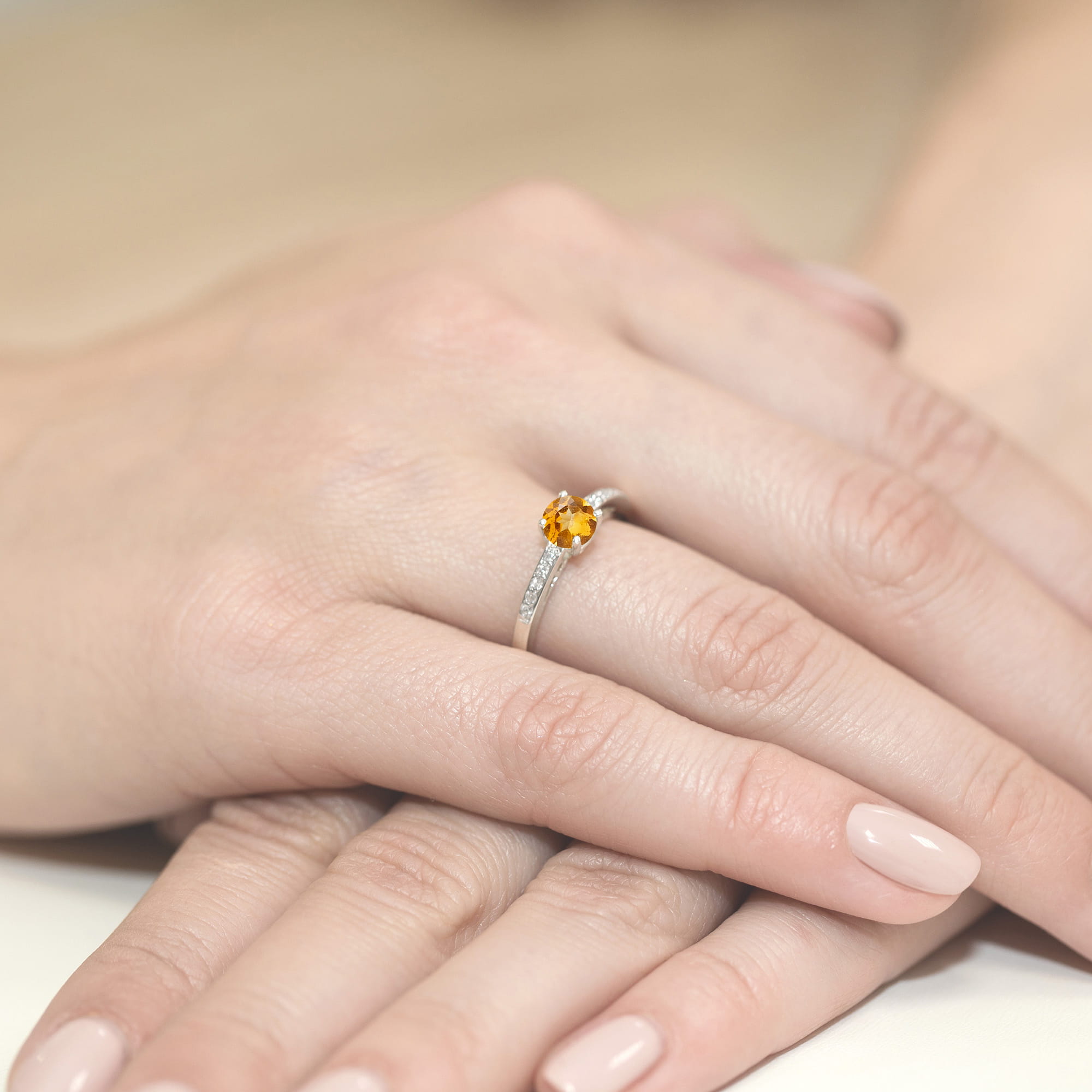 Inel Aur 9K cu Citrin 0.50 ct si Diamante Naturale 0.05 ct