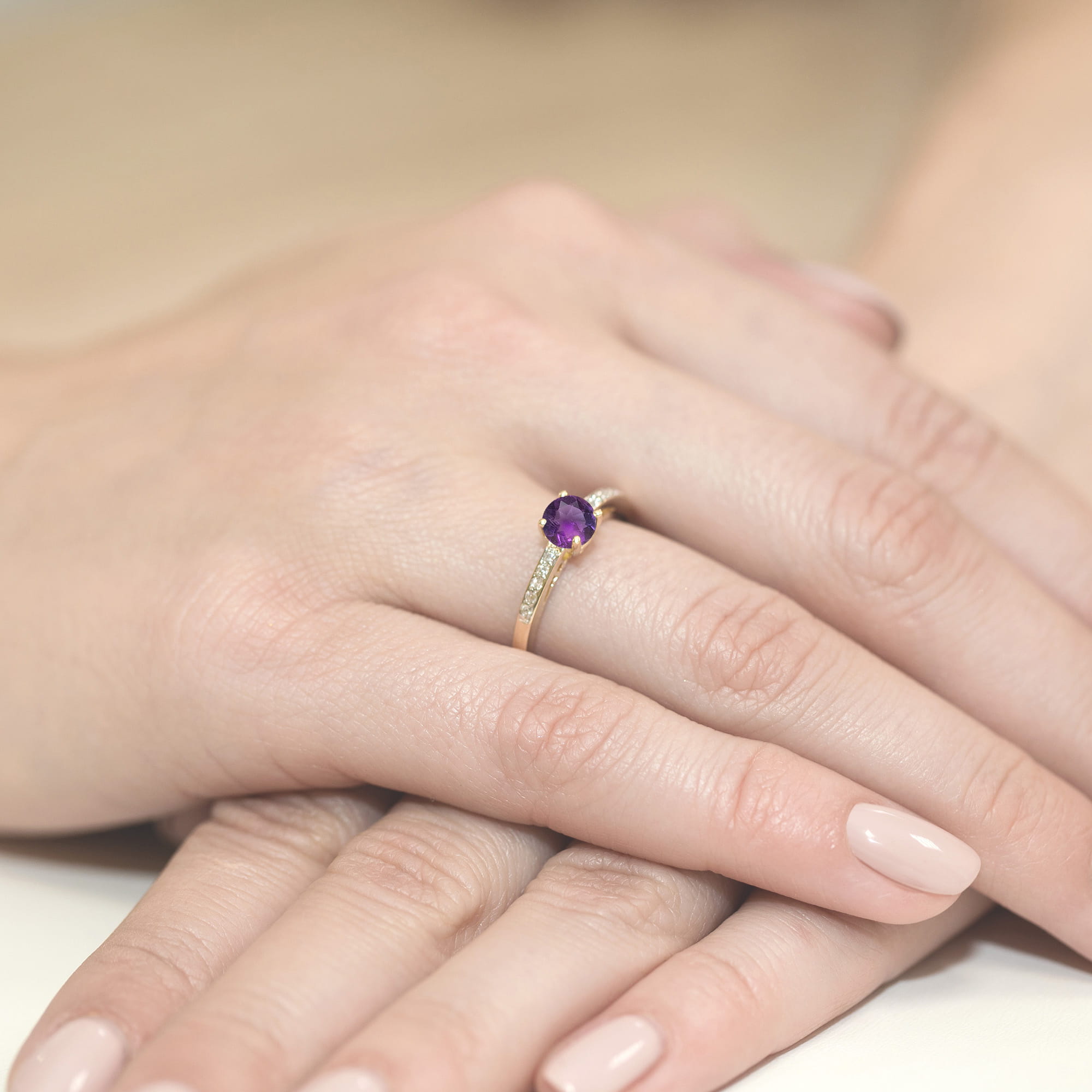 Inel Aur 9K cu Ametist 0.50 ct si Diamante Naturale 0.05 ct