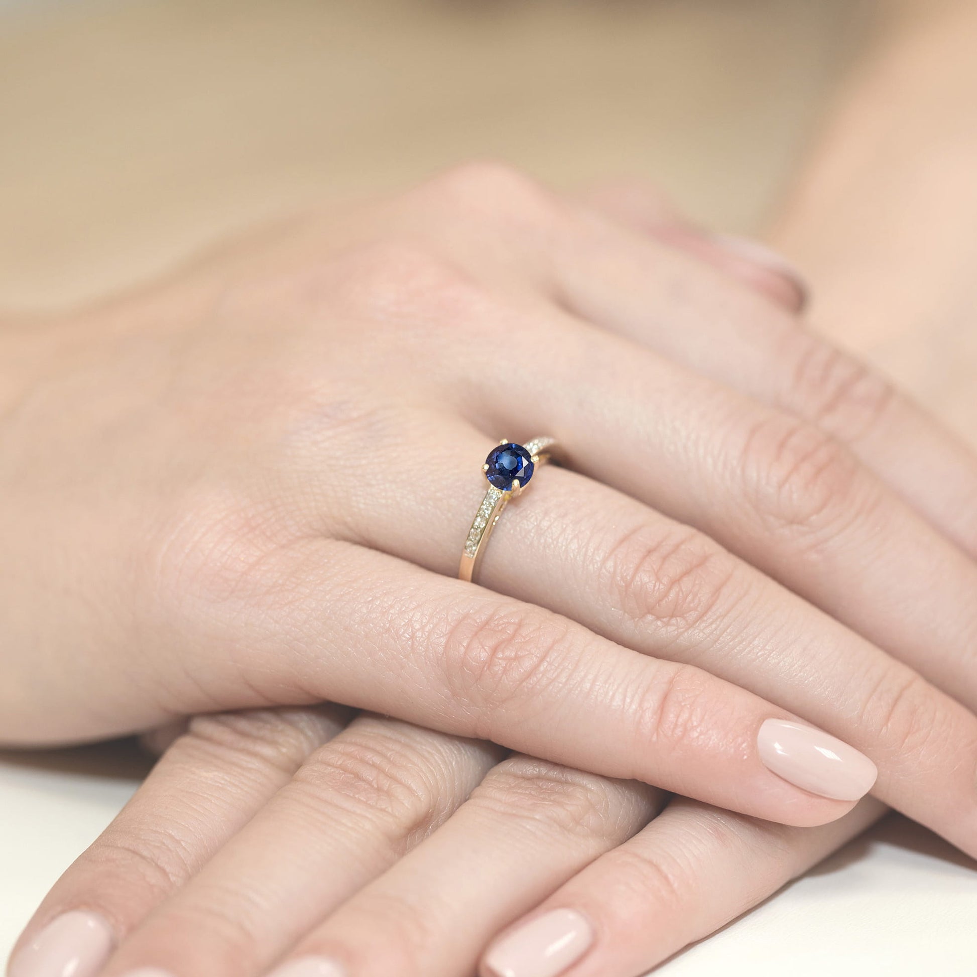 Inel Aur 9K cu Safir 0.50 ct si Diamante Naturale 0.05 ct