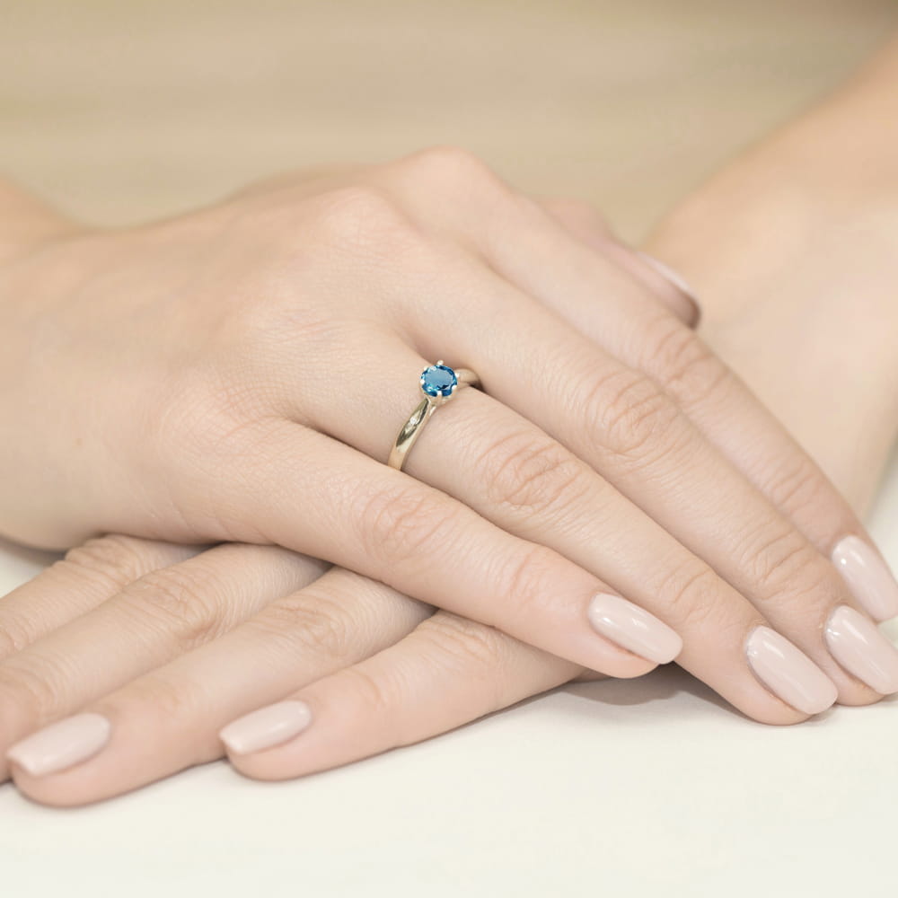 Inel Aur 9K cu Topaz London Blue 0.50 ct si Diamante Naturale 0.01 ct