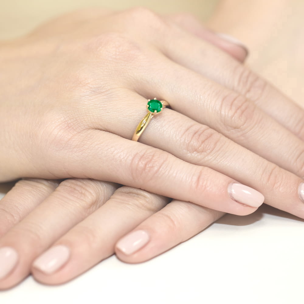 Inel Aur 9K cu Smarald 0.50 ct si Diamante Naturale 0.01 ct