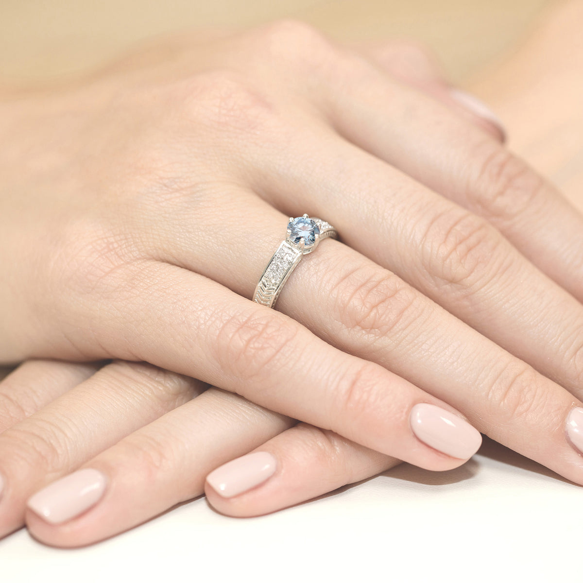 Inel Aur 9K cu Diamante Albastru de Laborator 0.58 ct