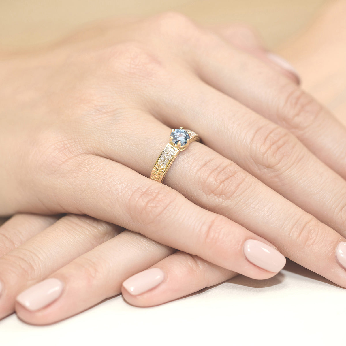 Inel Aur 9K cu Diamante Albastru de Laborator 0.58 ct