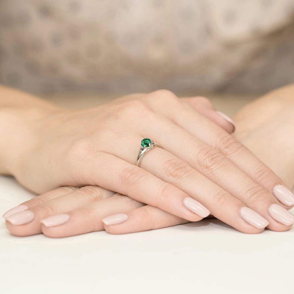 Inel Aur 9K cu Smarald 0.50 ct si Diamante Naturale Negre 0.03 ct