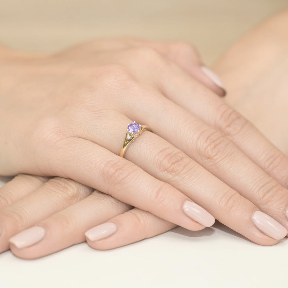 Inel Aur 9K cu Ametist 0.50 ct si Diamante Naturale 0.03 ct
