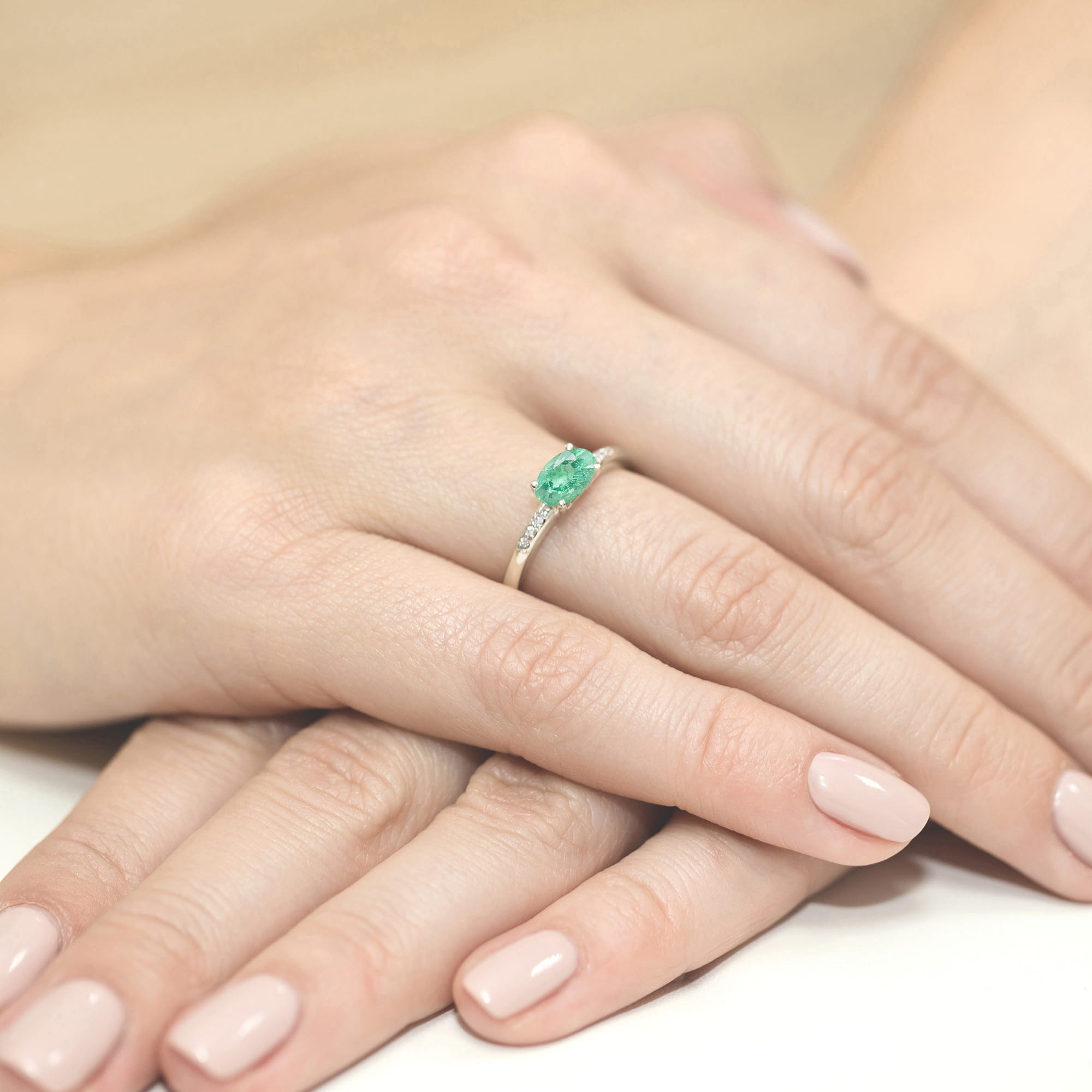 Inel Aur 9K cu Smarald 0.40 ct si Diamante Naturale 0.03 ct
