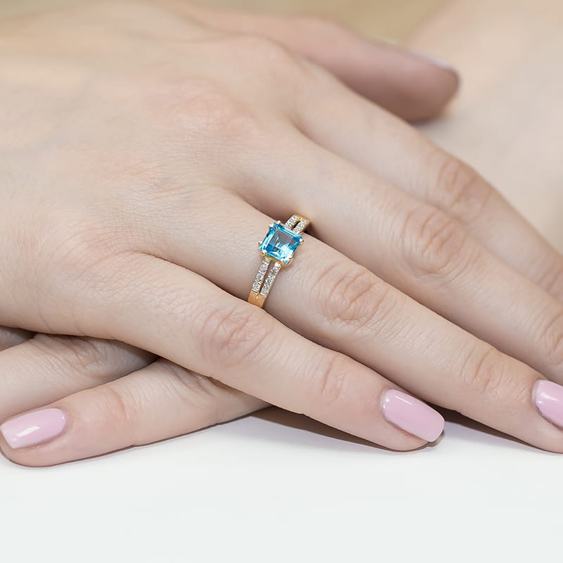 Inel Aur 9K cu Topaz Swiss 1.10 ct si Diamante Naturale 0.06 ct