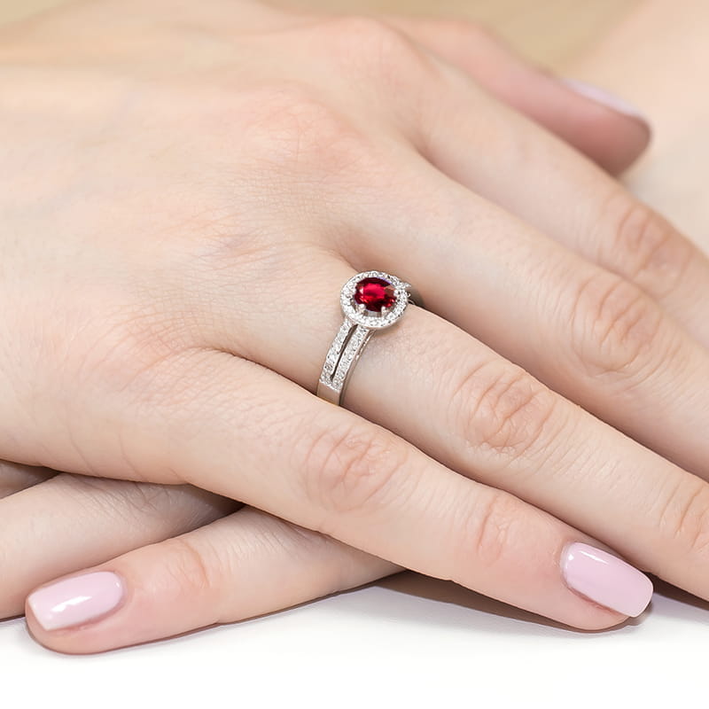 Inel Aur 9K cu Rubin 0.60 ct si Diamante Naturale 0.20 ct