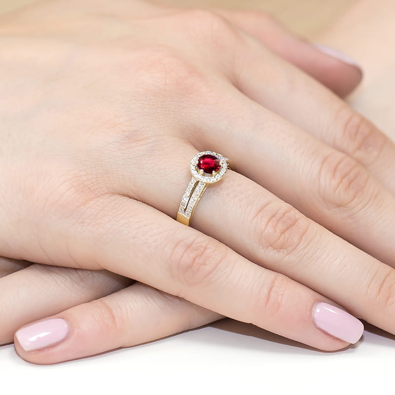 Inel Aur 9K cu Rubin 0.60 ct si Diamante Naturale 0.20 ct