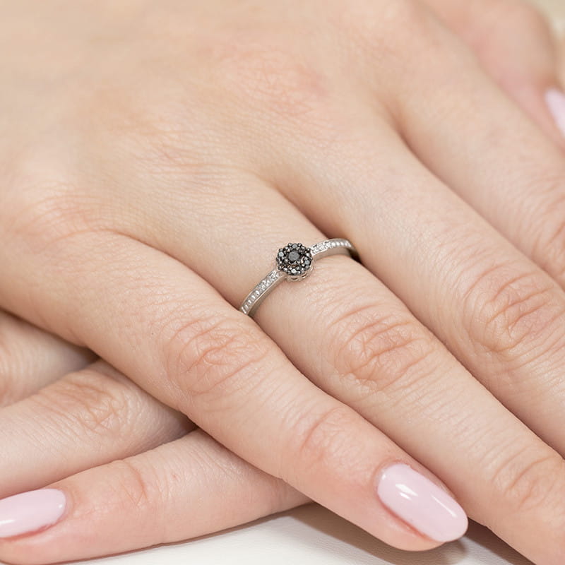 Inel Aur 9K cu Diamante Naturale Albe si Negre 0.09 ct