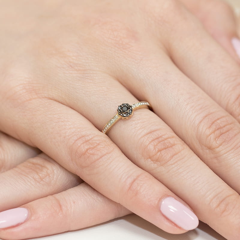 Inel Aur 9K cu Diamante Naturale Albe si Negre 0.09 ct