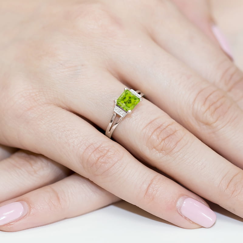 Inel Aur 9K cu Peridot 1.10 ct si Diamante Naturale 0.03 ct