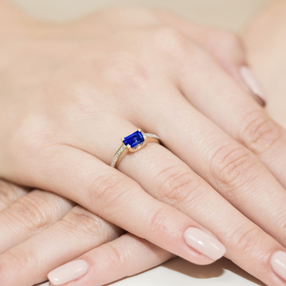Inel Aur 9K cu Safir 0.60 ct si Diamante Naturale 0.03 ct