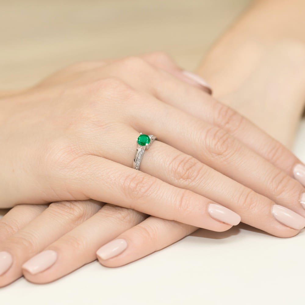 Inel Aur 9K cu Smarald 0.50 ct si Diamante Naturale 0.03 ct