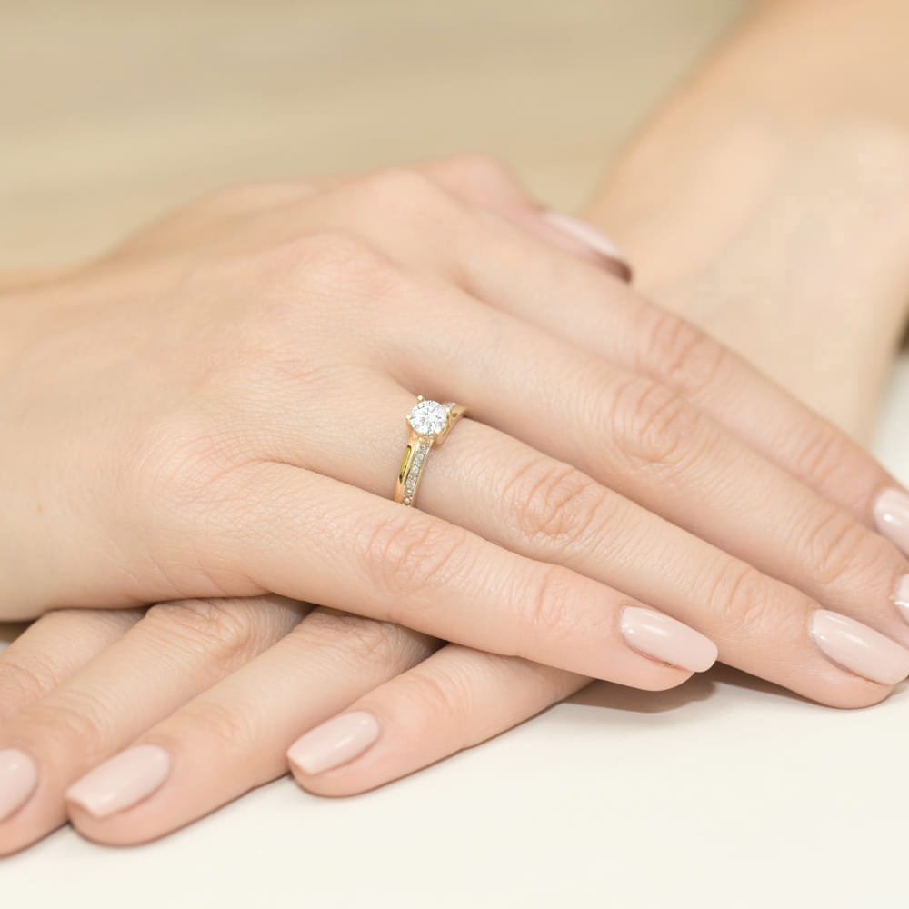 Inel Aur 9K cu Safir Alb 0.50 ct si Diamante Naturale 0.03 ct