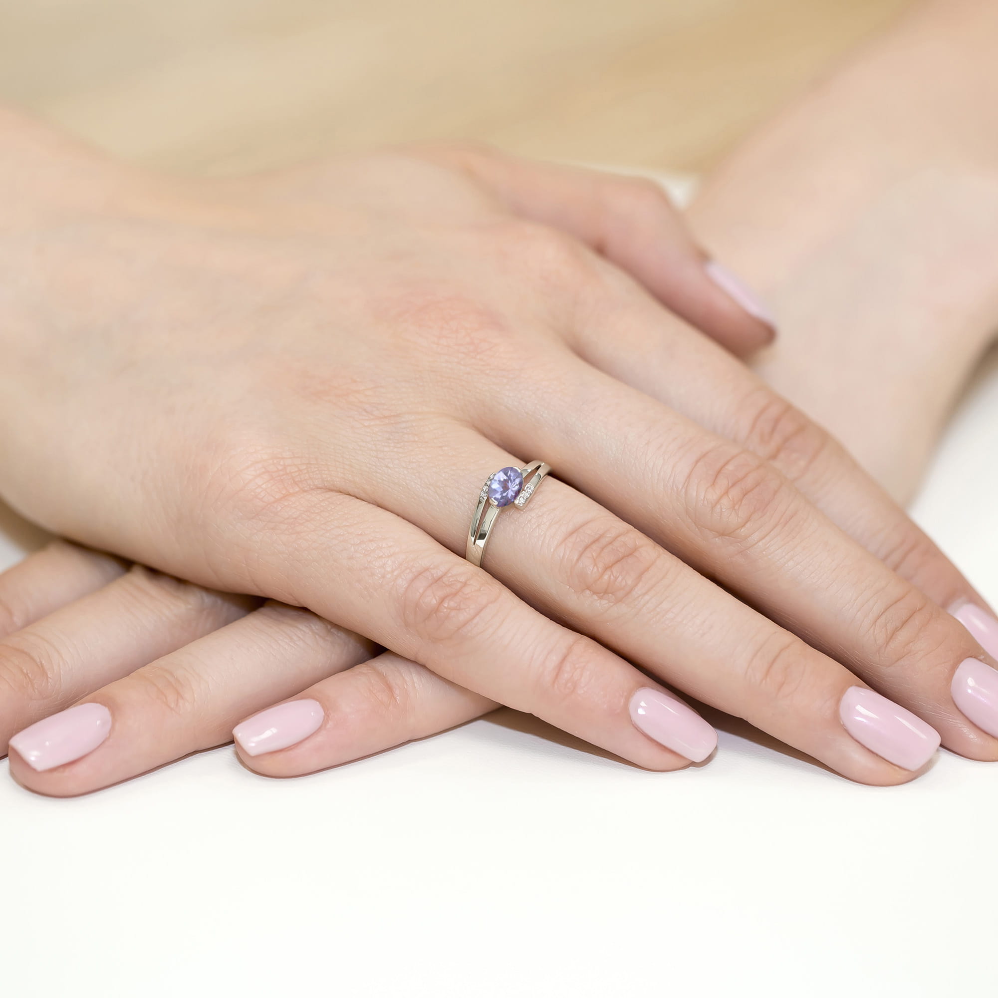 Inel Aur 9K cu Tanzanit 0.40 ct si Diamante Naturale 0.05 ct