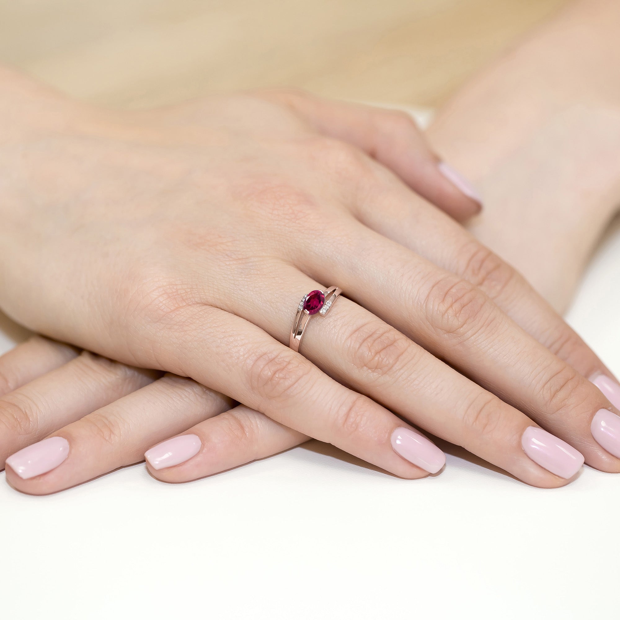 Inel Aur 9K cu Rhodolite 0.50 ct si Diamante Naturale 0.05 ct