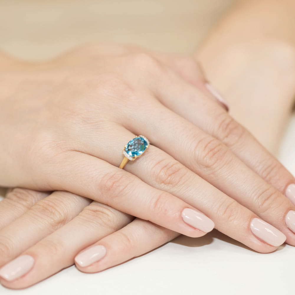 Inel Aur 9K cu Topaz Swiss 1.70 ct si Diamante Naturale 0.04 ct