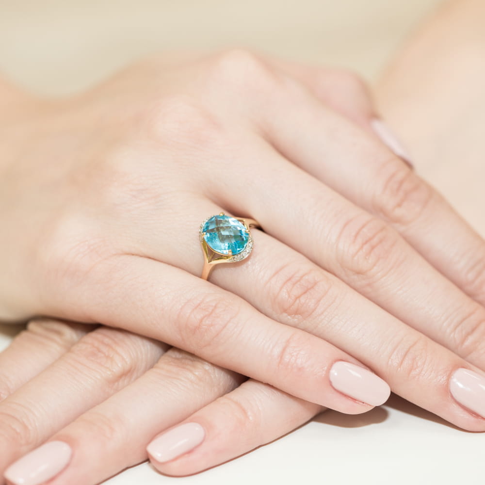 Inel Aur 9K cu Topaz Swiss 3.00 ct si Diamante Naturale 0.04 ct