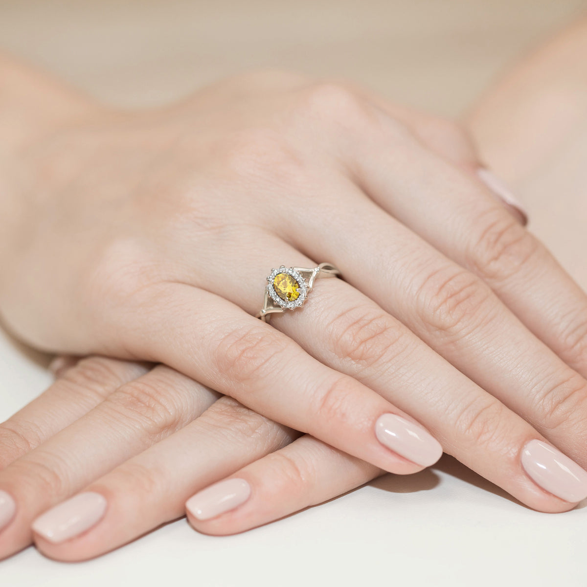 Inel Aur 9K cu Diamante Galben de Laborator 0.62 ct