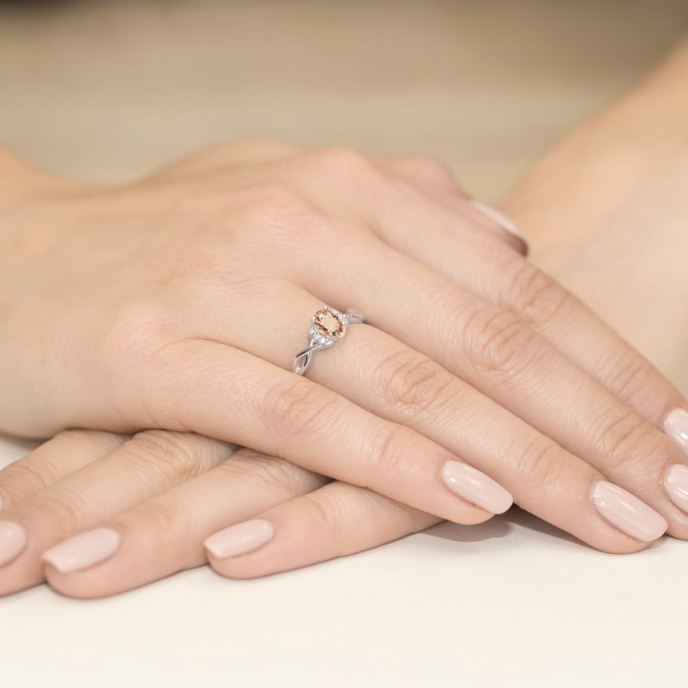 Inel Aur 14k cu Morganit 0.60 ct si Diamante 0.05 ct - Alb