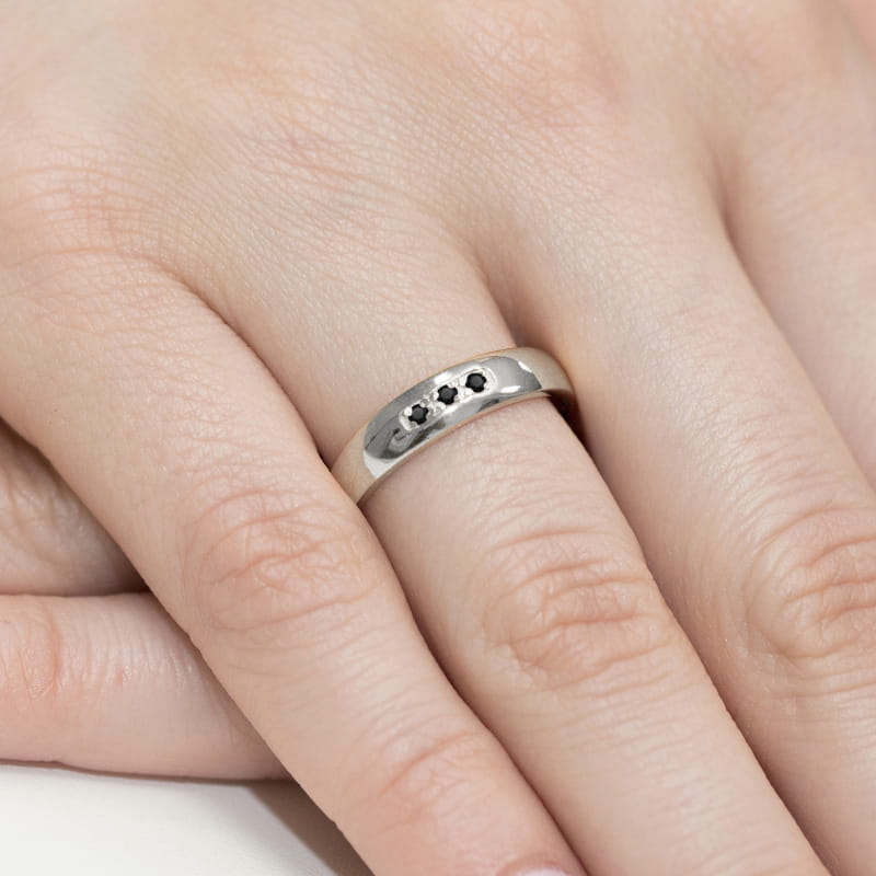 Inel Aur 9K cu Diamante Naturale Negre 0.04 ct