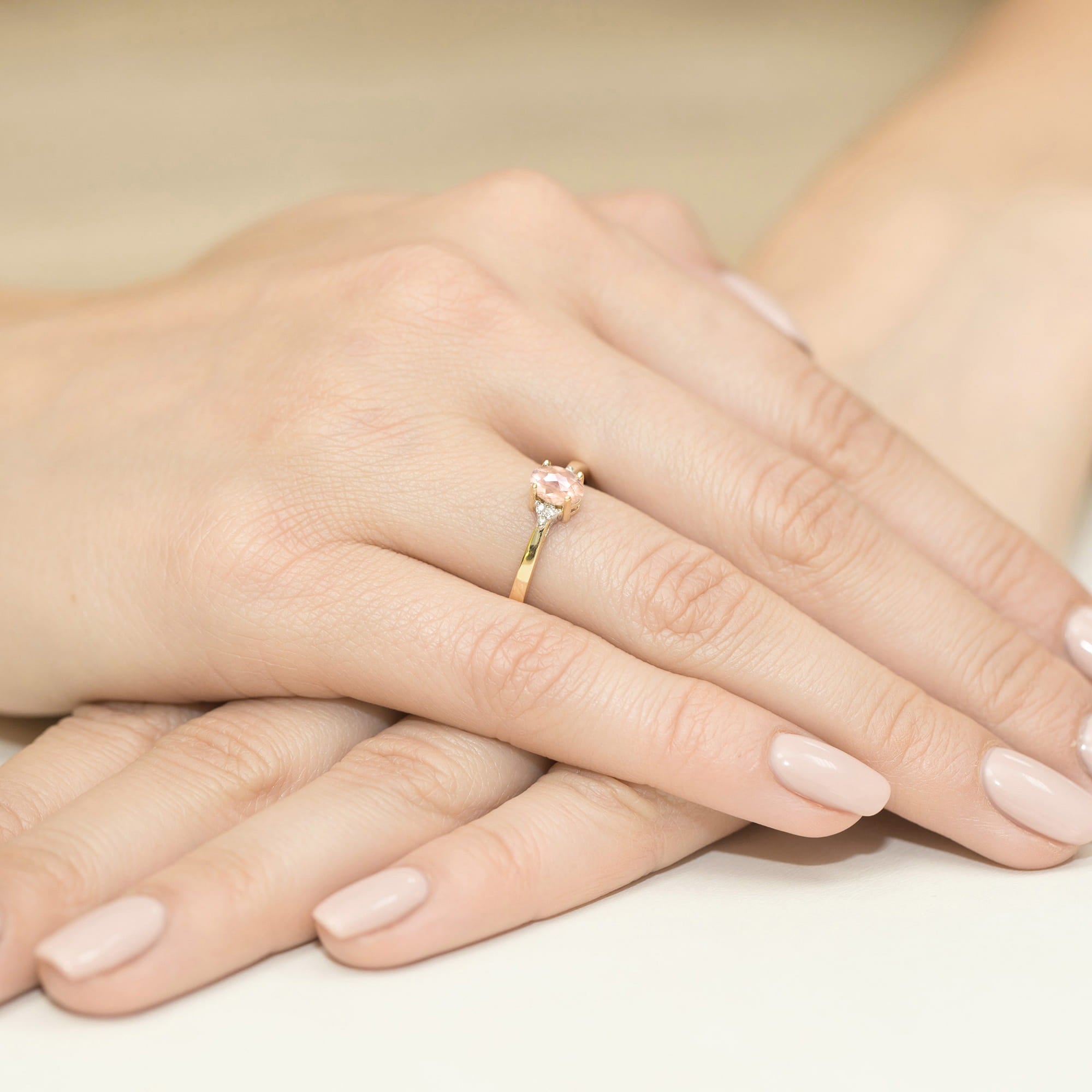 Inel Aur 9K cu Morganit 0.40 ct si Diamante Naturale 0.05 ct