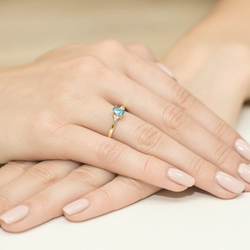 Inel Aur 9K cu Topaz Swiss 0.50 ct si Diamante Naturale 0.05 ct